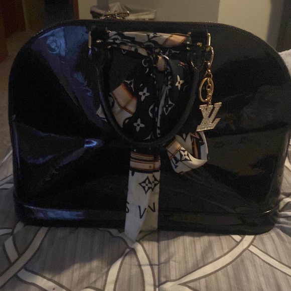 Louis Vuitton Alma GM bundle - Picture 16 of 16